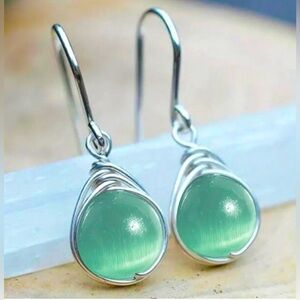 NEW Small Drop Earrings Light Green Stone